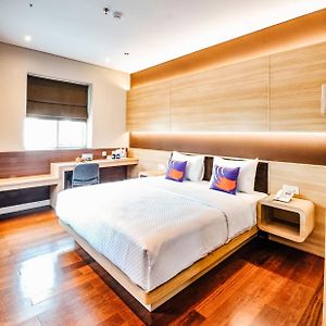 Kamar double standard